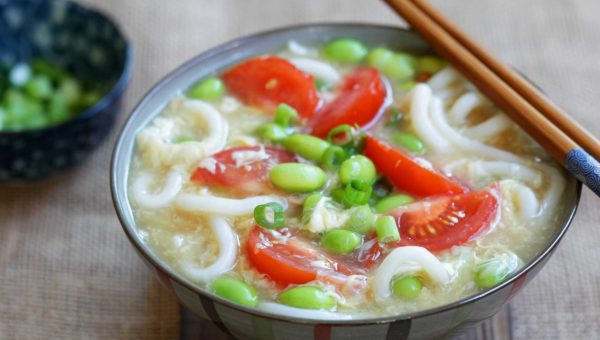 Annie Chun's Tomato, Edamame, and Eggs Udon Soup Bowl